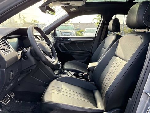 Used 2024 Volkswagen Tiguan SE R-Line AWD/4WD image 10