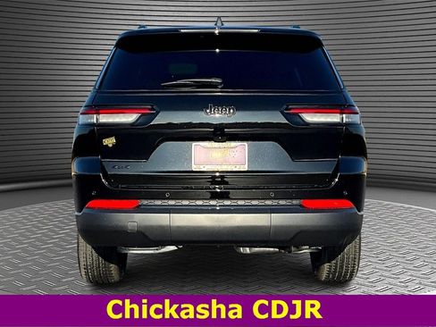 New 2025 Jeep Grand Cherokee L Altitude image 4
