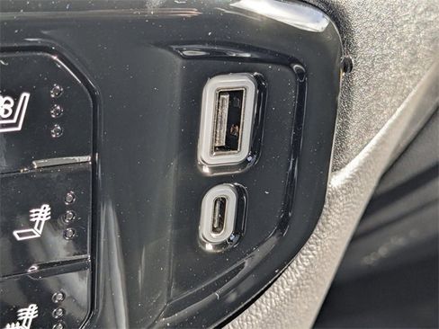 New 2026 GMC Sierra 1500 SLT image 21