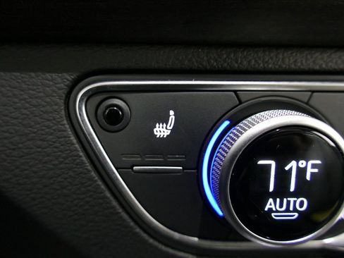 Used 2023 Audi Q5 2.0T Premium w/ Convenience Package image 21