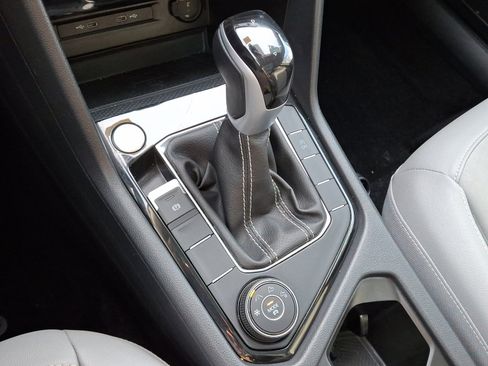 Certified 2024 Volkswagen Taos SE image 16