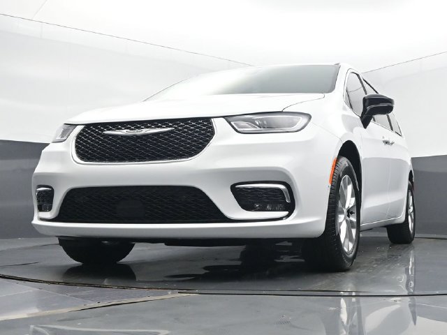New 2025 Chrysler Pacifica Select w/ Uconnect Theater Family Group AWD/4WD image 46