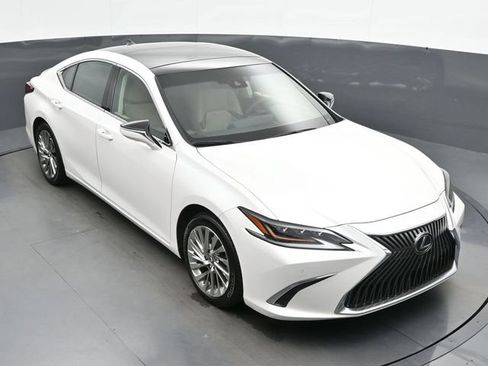 Used 2019 Lexus ES 350 Ultra Luxury w/ Accessory Package 2 FWD image 38