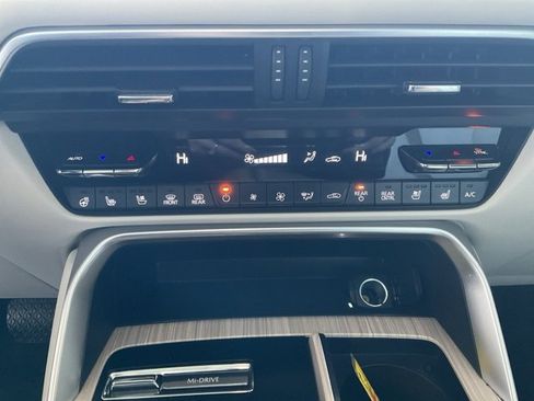 Used 2024 MAZDA CX-90 Plug-In Hybrid w/ Premium Plus image 16