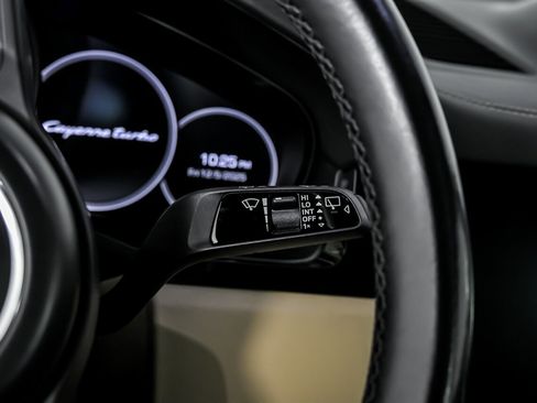 Used 2019 Porsche Cayenne Turbo image 33