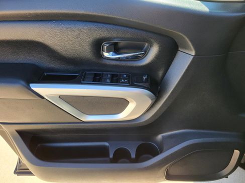 Certified 2017 Nissan Titan SV image 20
