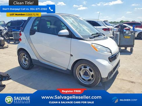 Used 2015 smart fortwo pure RWD image 5