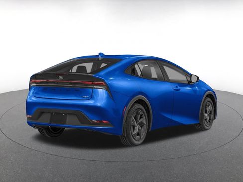 Used 2025 Toyota Prius LE FWD image 5