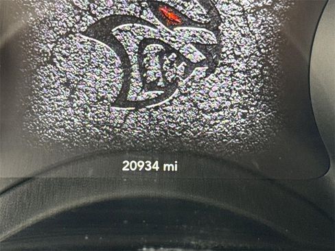 Used 2019 Dodge Challenger SRT Hellcat Redeye image 11