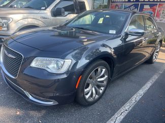 Used 2019 Chrysler 300 Limited image 1