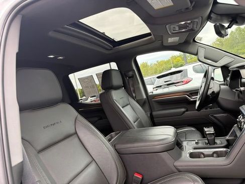 Used 2025 GMC Sierra 1500 Denali w/ Denali Reserve Package AWD/4WD image 12