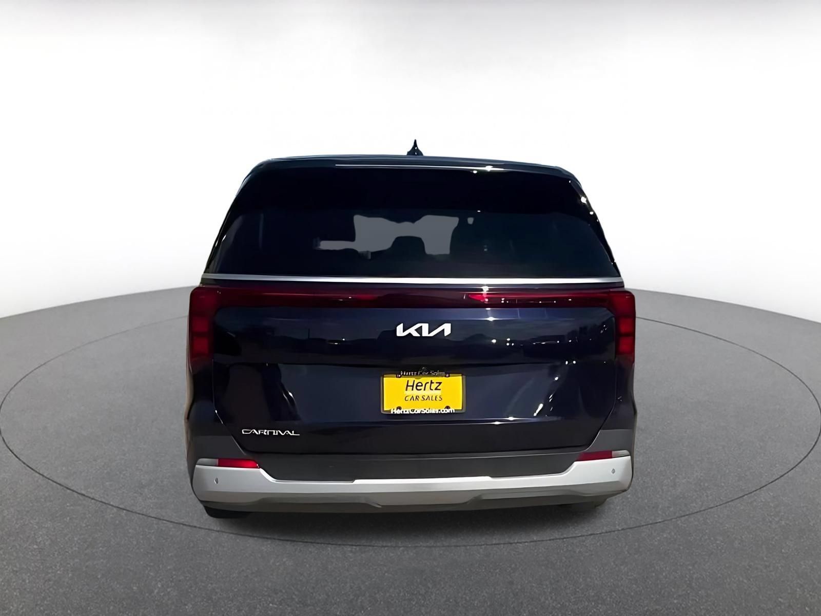 Used 2026 Kia Carnival FWD image 12
