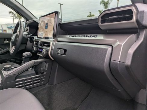 Used 2024 Toyota Tacoma TRD Off-Road image 21