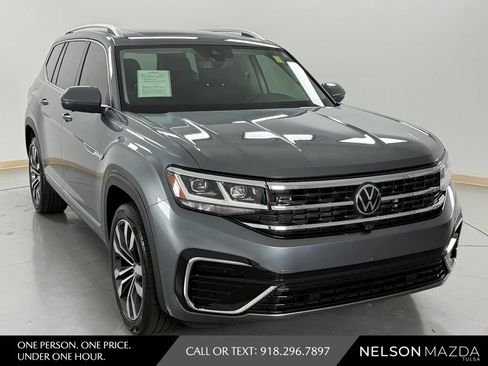 Used 2023 Volkswagen Atlas SEL Premium R-Line AWD/4WD image 4