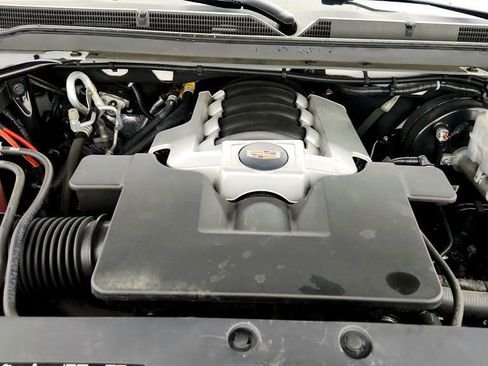 Used 2019 Cadillac Escalade Premium Luxury image 28