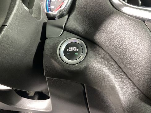 Used 2018 Chevrolet Equinox LT w/ Sun & Infotainment Package FWD image 30