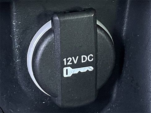 Used 2019 Dodge Charger SXT image 18
