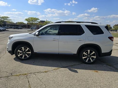 New 2025 Honda Pilot Touring image 16