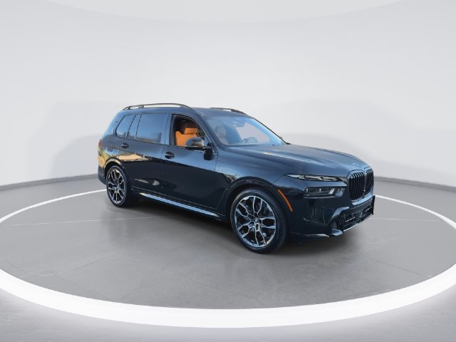 Used 2025 BMW X7 xDrive40i w/ M Sport Package AWD/4WD image 2