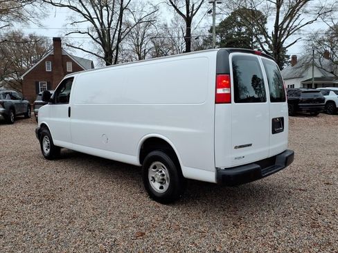 Used 2021 Chevrolet Express 2500 Extended w/ Driver Convenience Package image 5