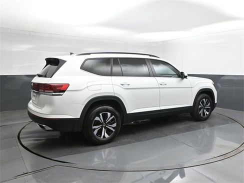 New 2026 Volkswagen Atlas SE image 11