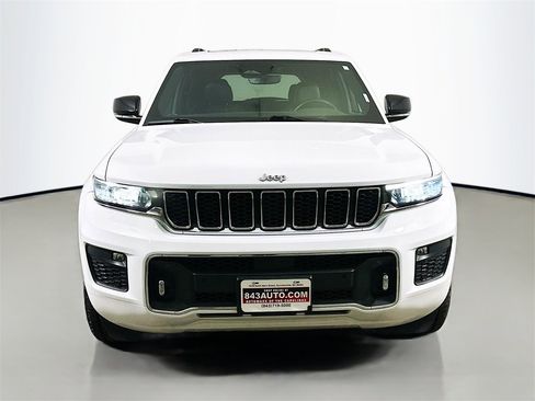 Used 2022 Jeep Grand Cherokee Overland image 2