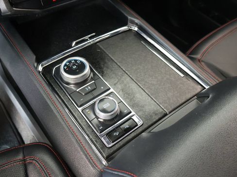 Used 2023 Ford Expedition Limited AWD/4WD image 8