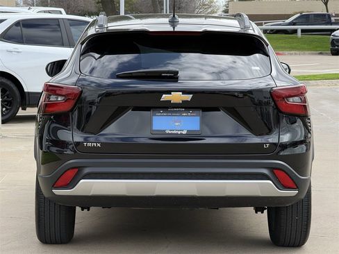 Certified 2025 Chevrolet Trax LT image 5