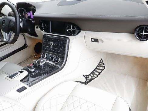 Used 2013 Mercedes-Benz SLS AMG GT Roadster image 23