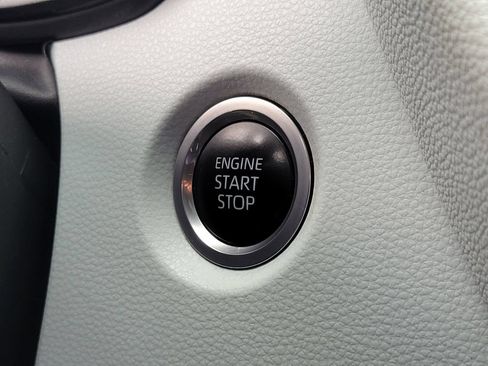 Used 2023 Toyota Corolla SE w/ SE Premium Package FWD image 11