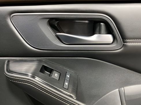 Certified 2022 Nissan Rogue SV w/ SV Premium Package AWD/4WD image 29