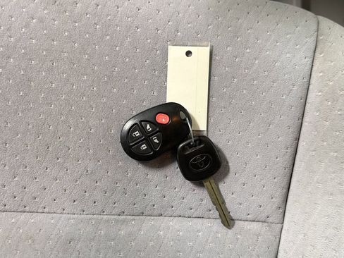 Used 2020 Toyota Sienna LE image 31