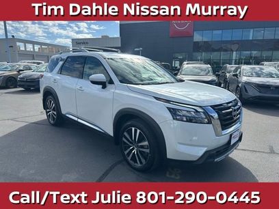 Used 2025 Nissan Pathfinder Platinum