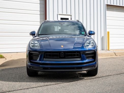Used 2024 Porsche Macan image 10