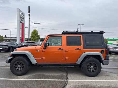 Used 2011 Jeep Wrangler Unlimited Rubicon w/ Trailer Tow Group AWD/4WD image 9