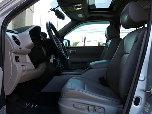 Used 2014 Honda Pilot Touring image 16