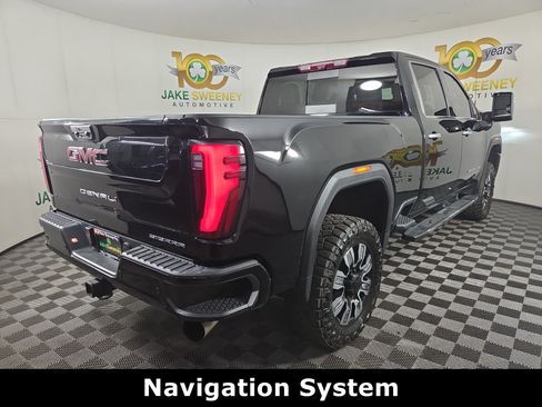 Used 2024 GMC Sierra 2500 Denali w/ Denali Reserve Package AWD/4WD image 9