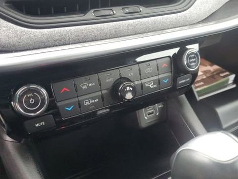 Certified 2022 Jeep Compass Latitude w/ Convenience Group image 17