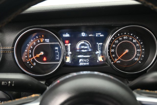 Used 2022 Jeep Gladiator Overland AWD/4WD image 9