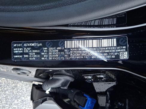 New 2025 Alfa Romeo Tonale AWD w/ Premium Package image 10