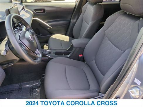 Used 2024 Toyota Corolla Cross LE FWD image 20