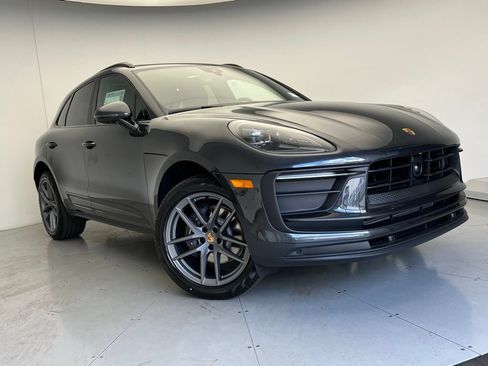 Used 2026 Porsche Macan AWD/4WD image 11