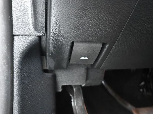 Used 2020 Jeep Grand Cherokee Altitude image 28