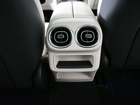 Certified 2024 Mercedes-Benz GLC 300 4MATIC image 17
