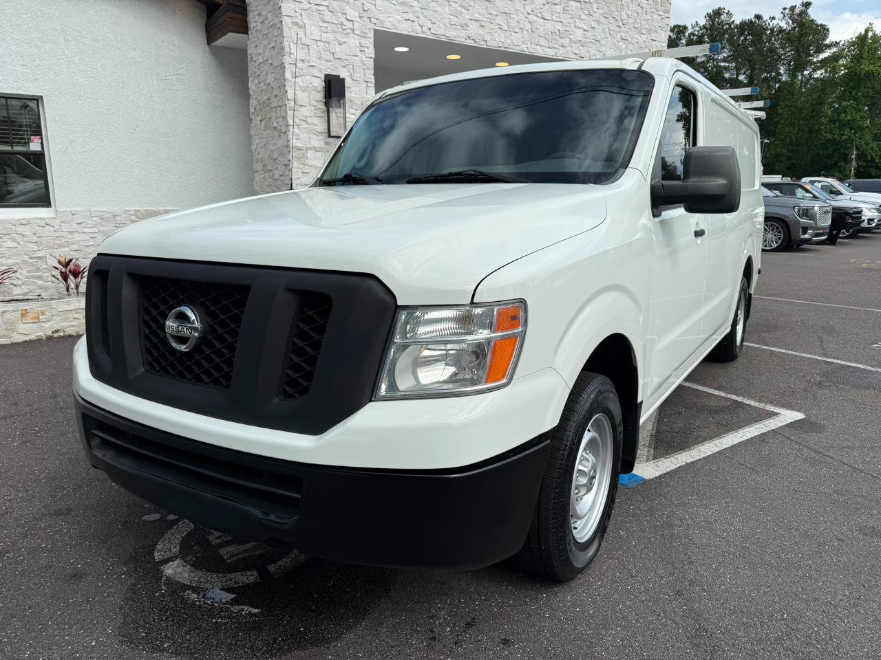 Used 2015 Nissan NV 2500 S w/ Power Package RWD image 9
