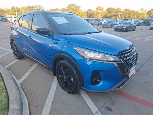 Used 2022 Nissan Kicks SR image 8