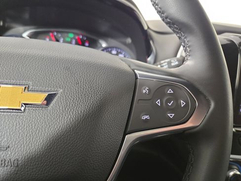 Used 2023 Chevrolet Traverse LT image 17
