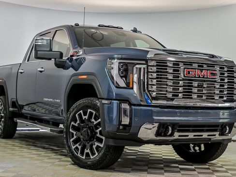 New 2026 GMC Sierra 2500 Denali w/ Denali Reserve Package AWD/4WD image 1