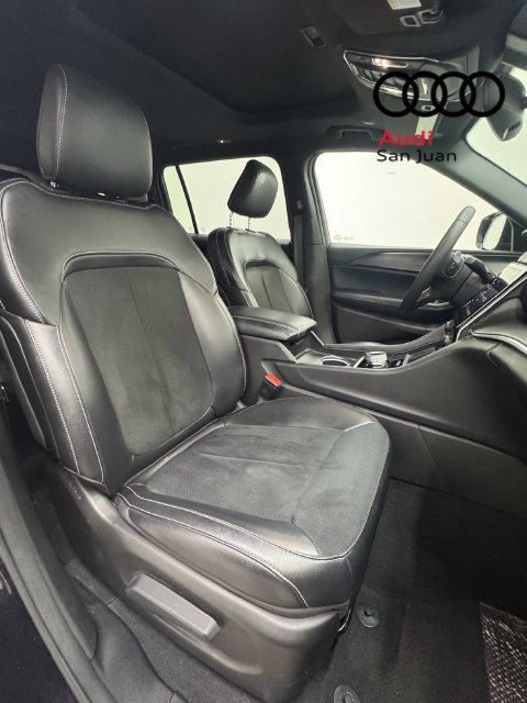 Used 2024 Jeep Grand Cherokee L Altitude AWD/4WD image 26