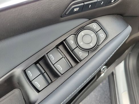 Used 2019 Buick Enclave Premium FWD image 19